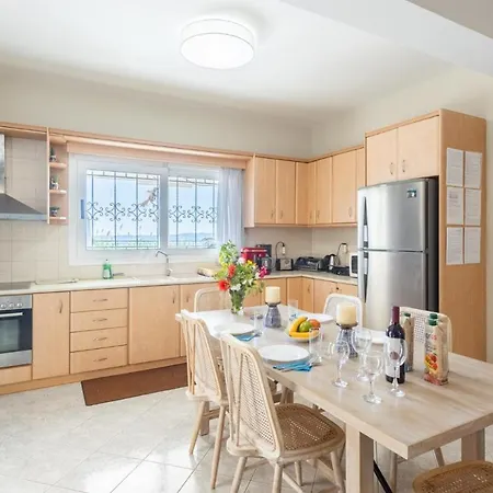 Erasmia Villa Vlaháta